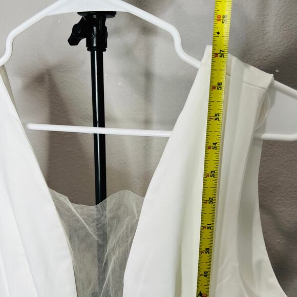 White Plunging Vneck Pants Jumpsuit Size Large - Picture 5 of 8